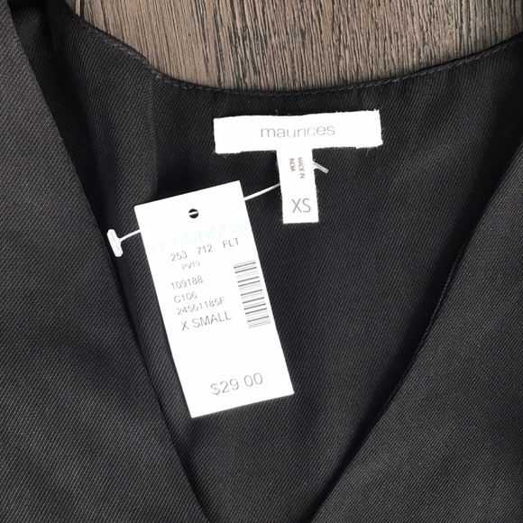 Cute ruffle tank - Picture 3 of 3